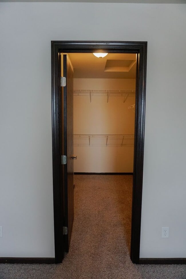 Building Photo - 3 Bed 3 Bath Twin Home