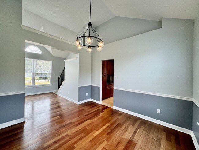 Building Photo - 910 Cantor St