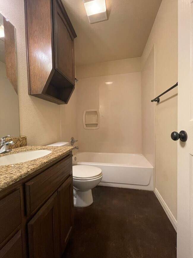 Building Photo - Duplex