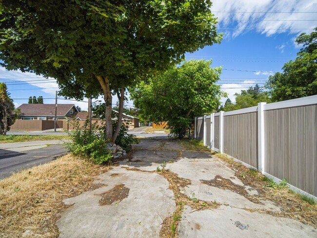 Building Photo - Updated Spokane Rental Home with 4 Bedrooms & Private Yard