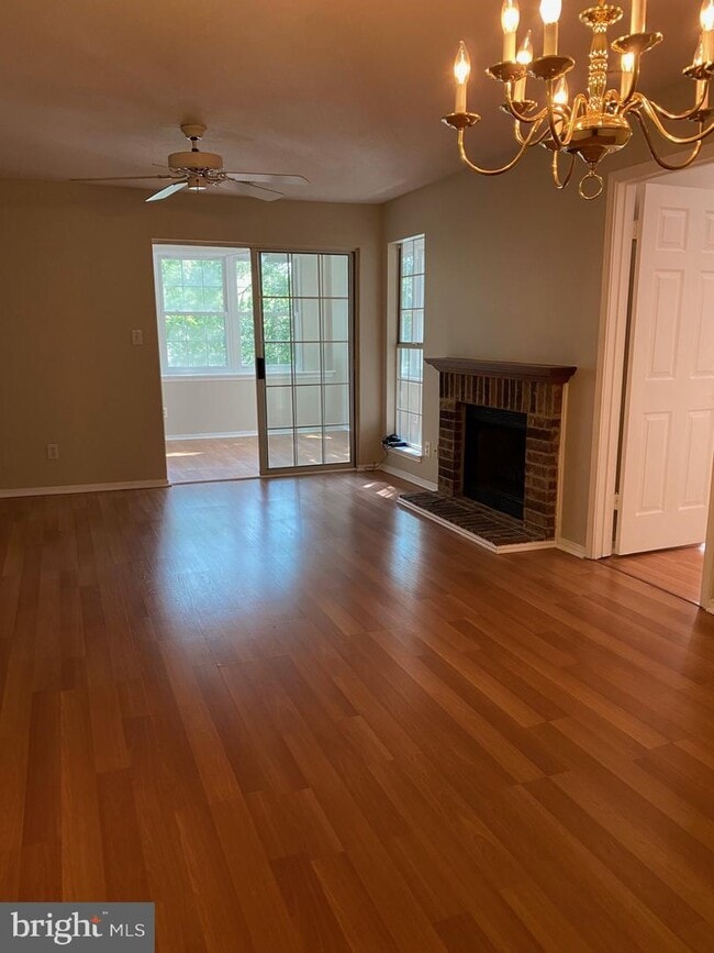 Building Photo - 310 Canterbury Rd