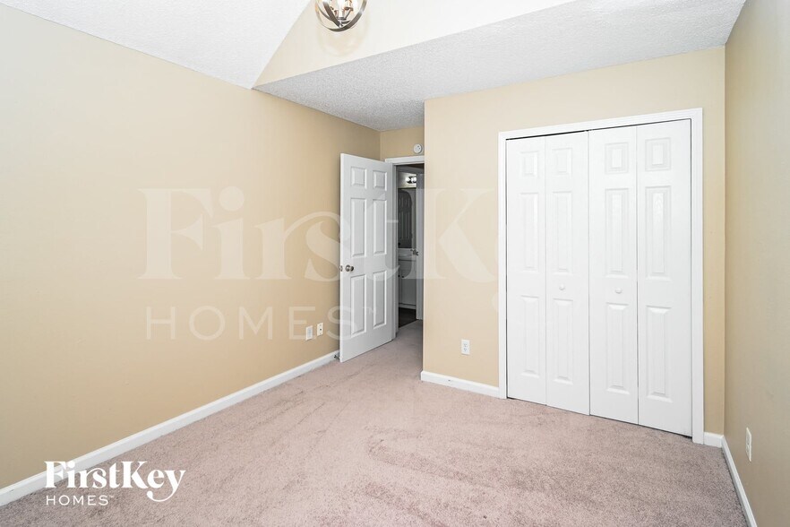 Building Photo - 4302 Ravenwood Dr