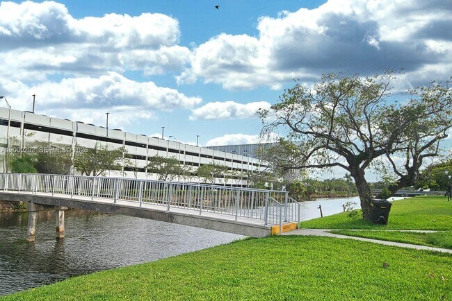 Building Photo - 7324 SW 82nd St