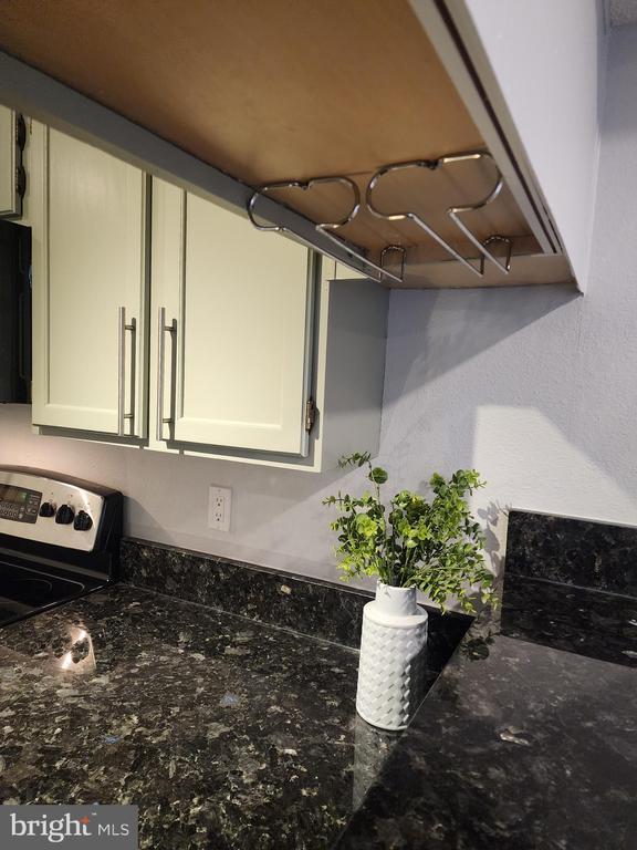 Building Photo - 1504 Lincoln Way