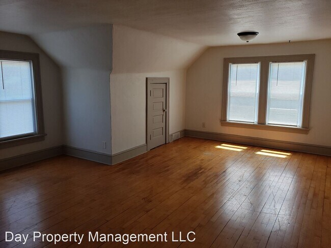 Building Photo - 1300 W Prospect Ave