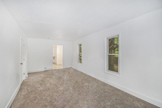 Primary Photo - 517 Regent St