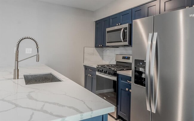 Building Photo - 916 Sirocco Dr