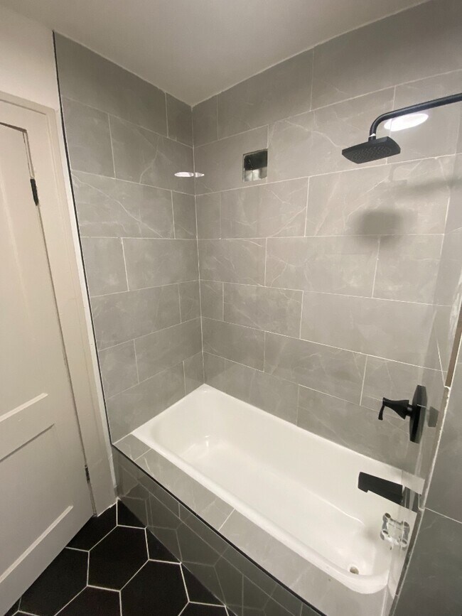 Building Photo - 4746 S Grand Blvd