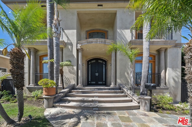 Building Photo - 9033 Cresta Dr