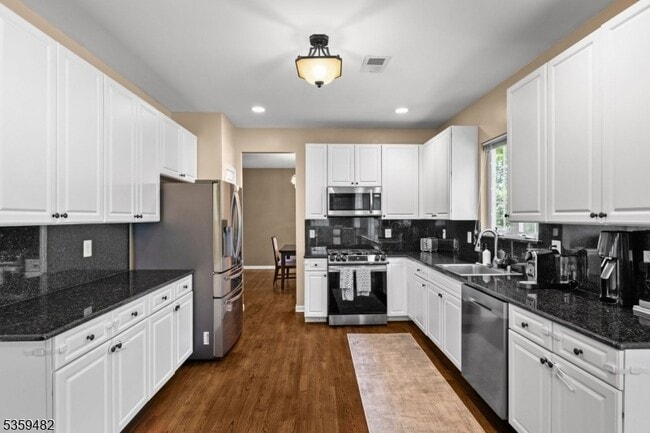 Building Photo - 13 Goldstar Dr