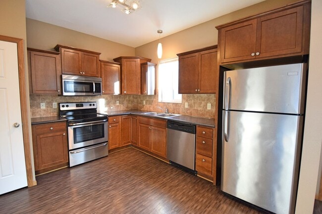 Building Photo - Indigo Crossing Townhomes