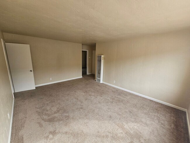 Building Photo - Cozy 1-Bed Oakland Apartment: San Leandro ...