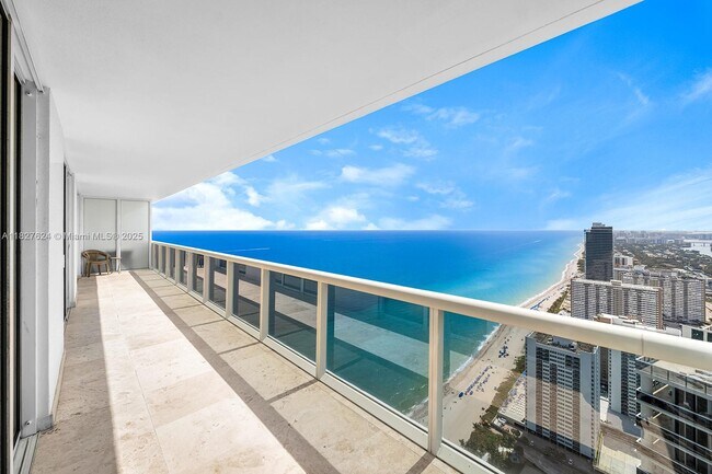 Building Photo - 1830 S Ocean Dr