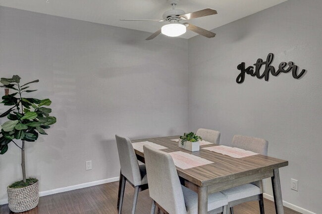 Building Photo - 8055 E Thomas Rd