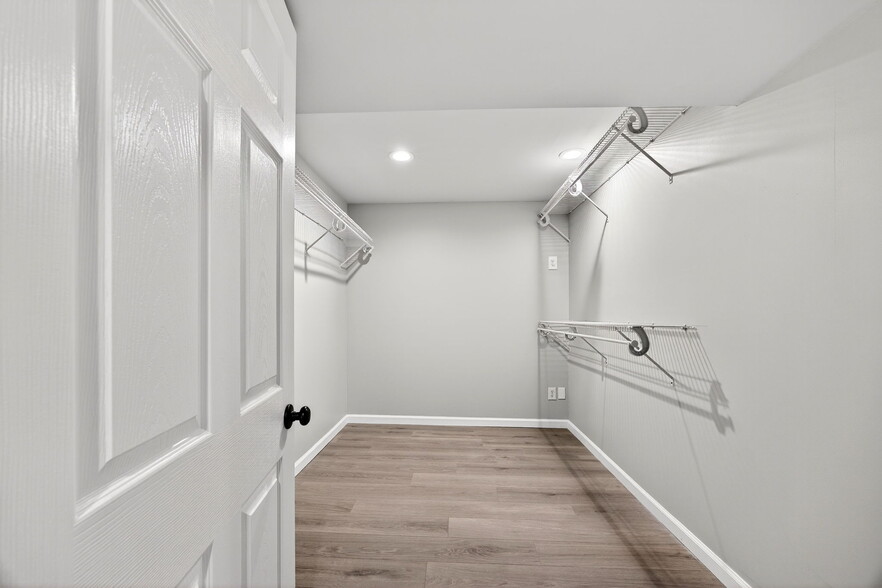 Master Walk-In Closet (1/2) - 3200 Schaffner Dr