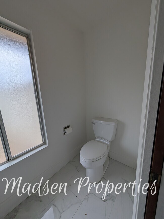 Building Photo - 6231 Pebble Ln