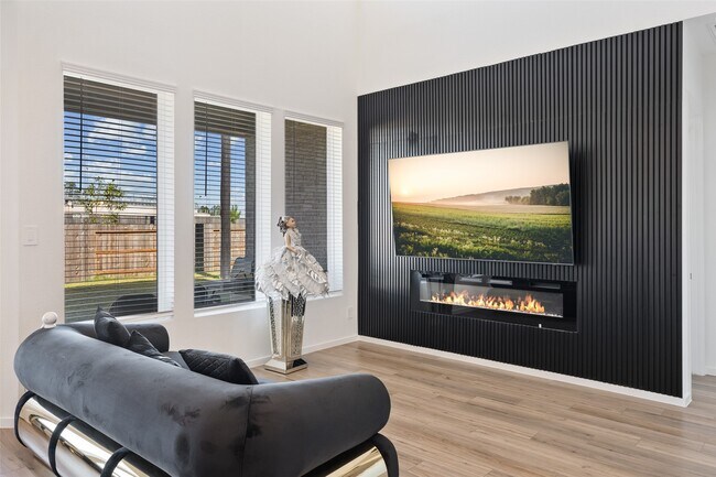 Building Photo - 17754 Pansy Heron Trl