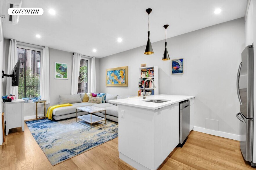 Building Photo - 476 2nd St