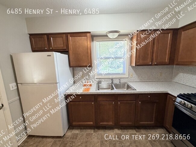Building Photo - 6485 Henry St