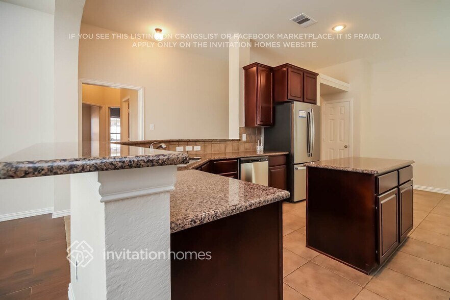 Building Photo - 222 Vernon Dr