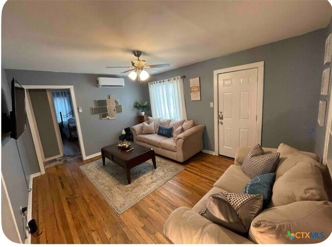 Building Photo - 284 Perryman St