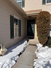 Building Photo - 660 Bayberry Ln