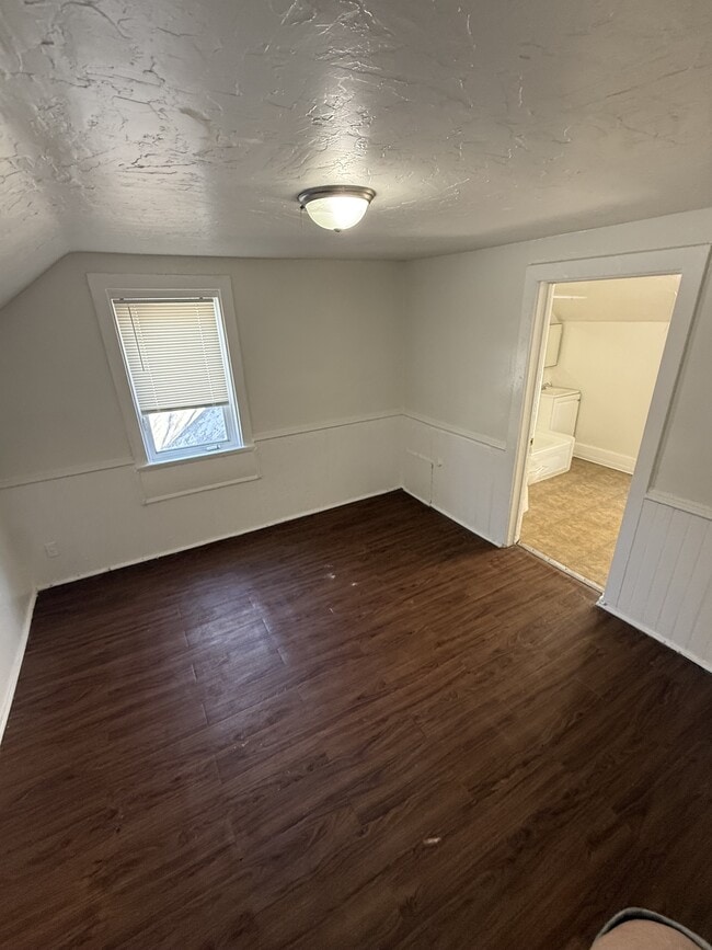 Building Photo - 499 Sherburne Ave