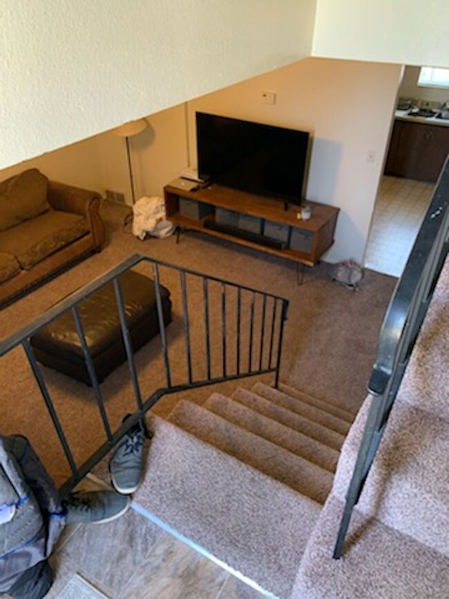 Building Photo - Orem 2 bed 1 bath