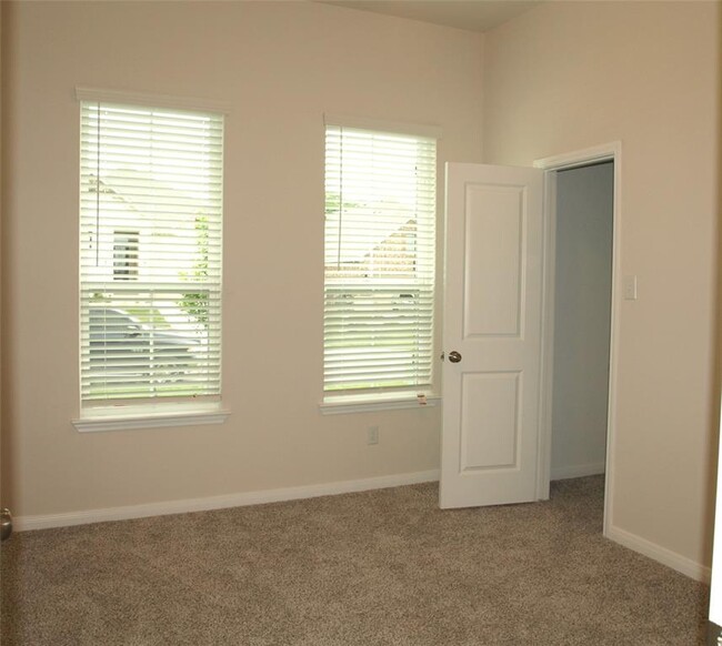 Building Photo - 4140 Aransas Dr