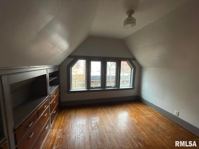 Building Photo - 3013 Knoxville Ave