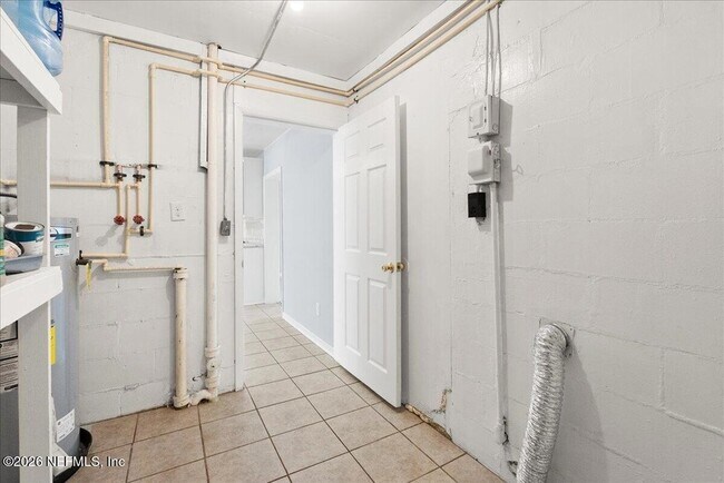 Building Photo - 11634 Marina Dr