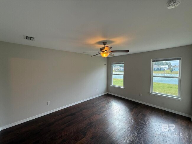 Building Photo - 912 Sentinel Cir