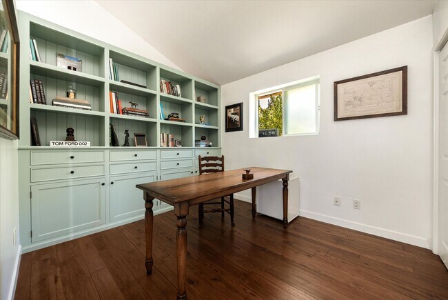 Building Photo - 4680 Via Carretas