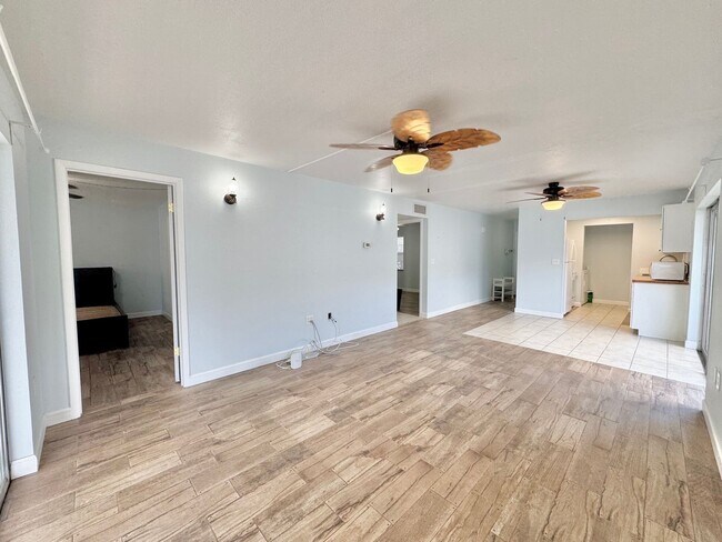 Building Photo - Lake Buckeye Condo