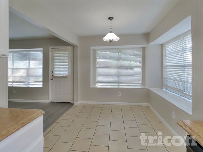 Building Photo - 23110 Newgate Dr