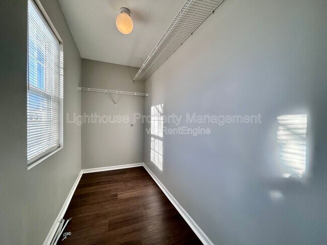 Building Photo - 2104 Shiloh Point SE