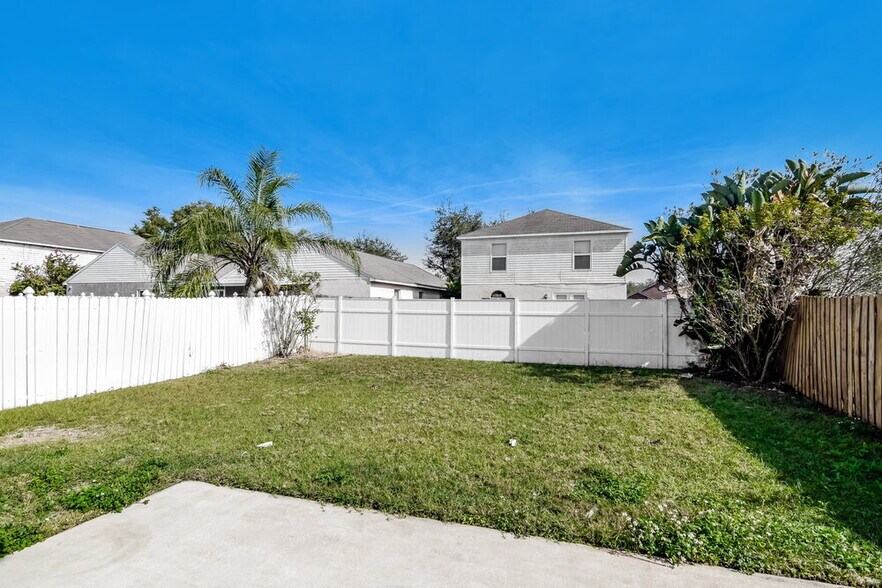 Building Photo - 6216 Cannoli Pl