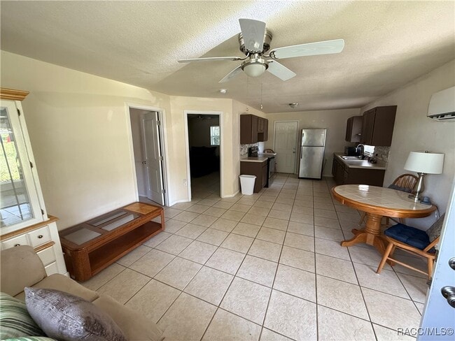 Primary Photo - 3550 Viaduct Ln