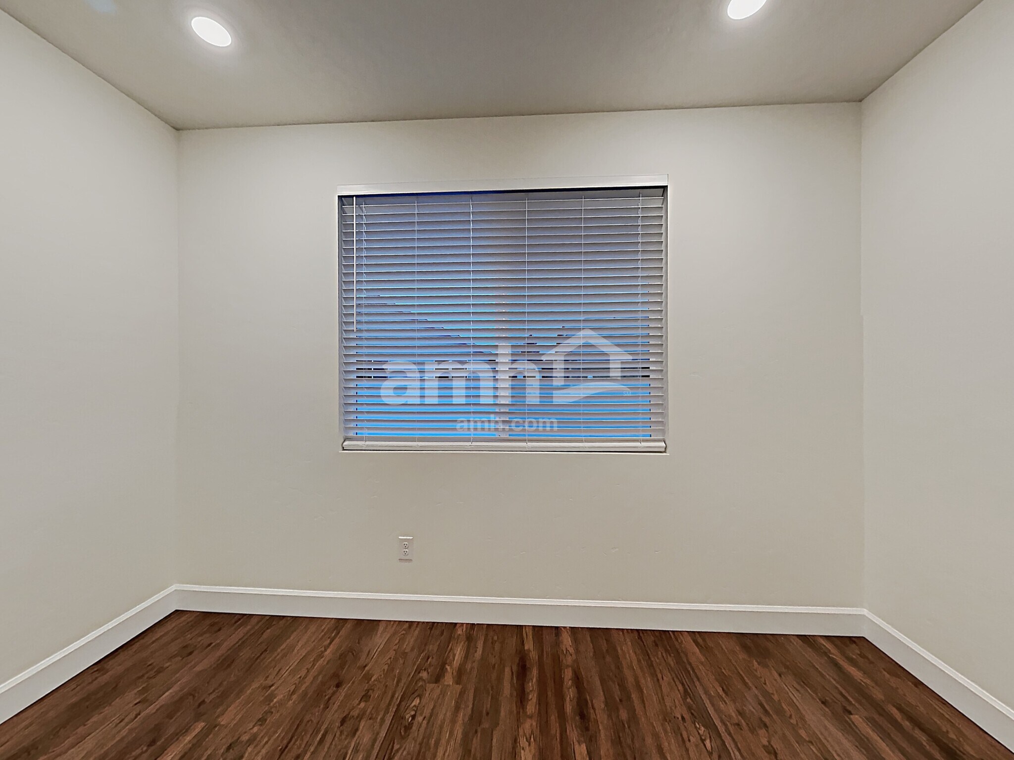 Building Photo - 5100 W Bellevue St