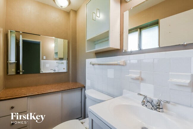 Building Photo - 2725 Benne Dr