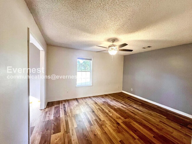 Building Photo - 6 Joel Ln