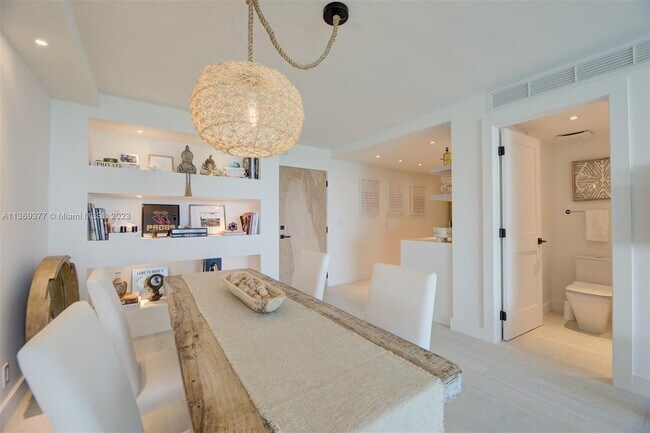 Building Photo - 6770 Indian Creek Dr