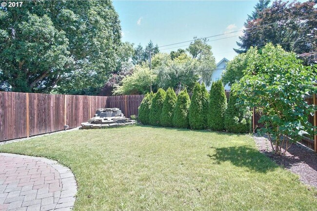 Building Photo - 11218 SE Adamson Ct