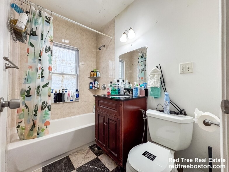 Building Photo - 28 Linden St