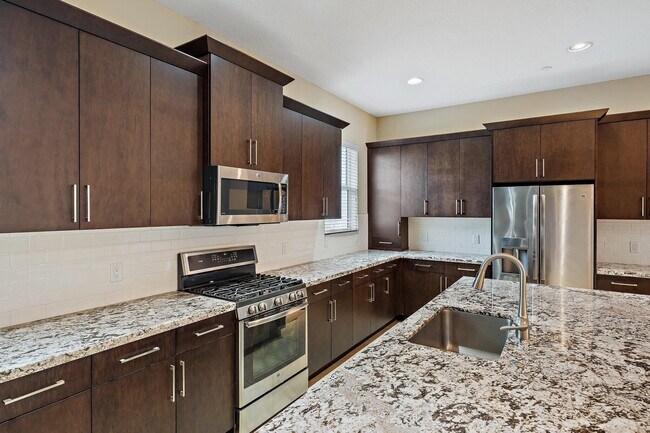 Building Photo - 7112 Edison Pl