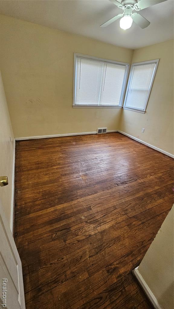 Building Photo - 1425 Northwood Dr