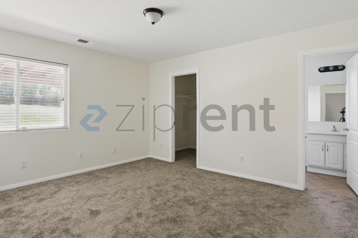 Building Photo - 1365 Valley View Ave