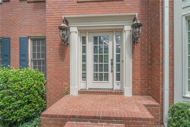 Building Photo - 530 Saddlebrook Dr