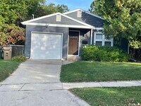 Building Photo - 465 Charles Ln