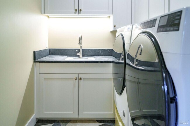 Building Photo - 2 Bedroom 2 Bath Calistoga Oasis with Additional 1 Bedroom 1 Bath ADU with landscaping paid for!